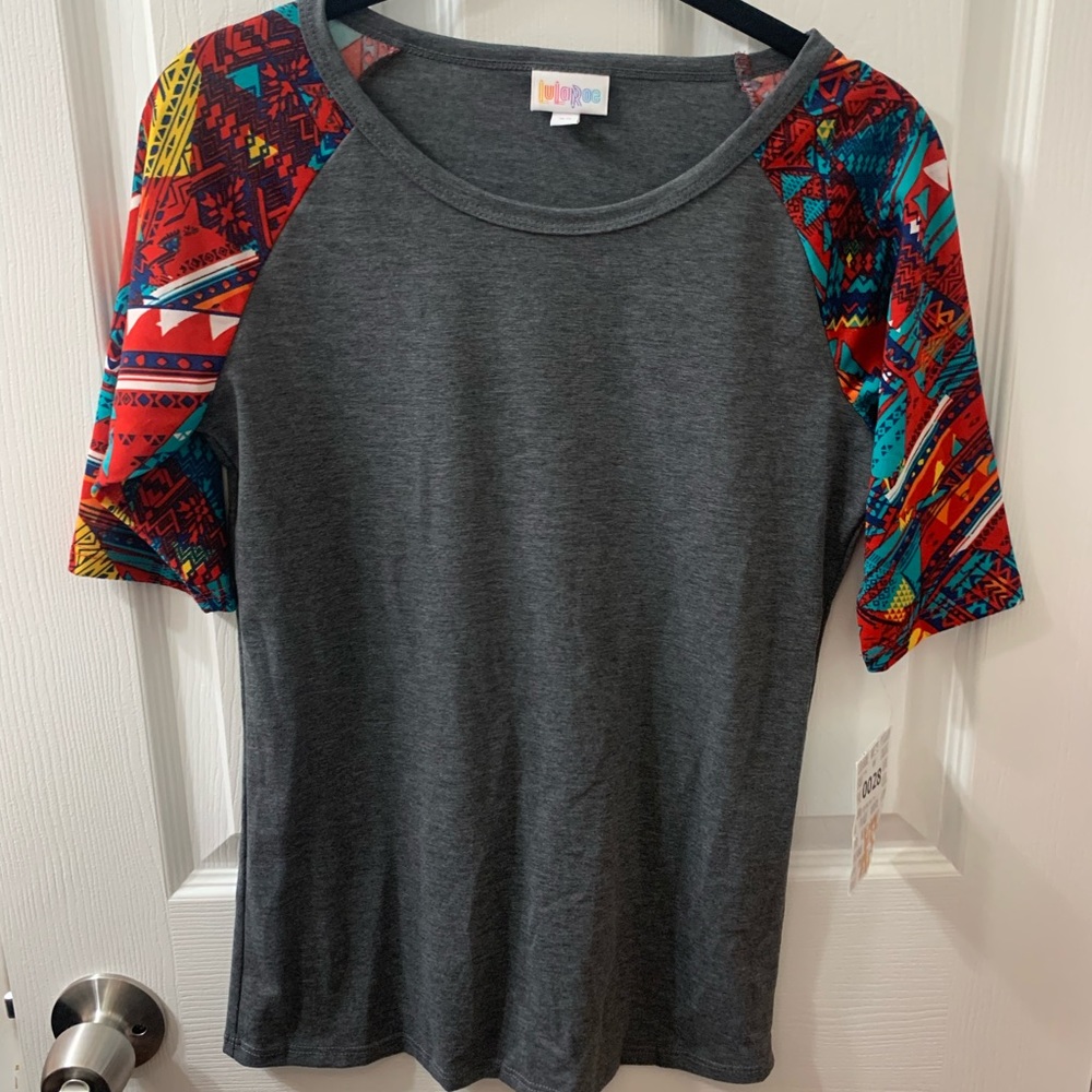 LulaRoe Gigi NWT grey raglan size XS